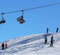 Skiers break child fall from ski lift