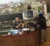 Snack Bar Owner ignores robber