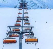 Snowboarder is killed in Tirol