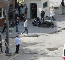 Soldier killed by car bomb Turkey