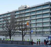South Korean motorist attacks US embassy and requests asylum