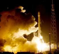 SpaceX rocket lands on Earth