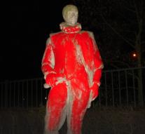 Statue of William of Orange smeared with red paint