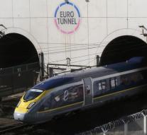 stopped trains in Channel Tunnel