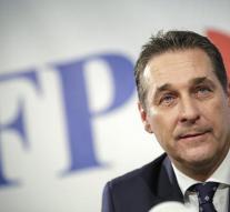 Strache re-elected as leader of the Freedom Party