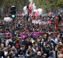Strike France runs virtually noiselessly