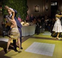 Sultry tango Obama (video)
