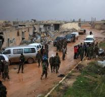 Syrian army closer to Turkish border