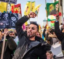 Tens of thousands of Kurds demonstrate