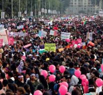 Tens of thousands of Peruvians streets against violence