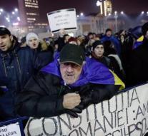 Tens of thousands of Romanians to the streets