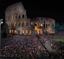 Tens of thousands of walking Cross in Rome