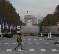 Terrorists planned attacks weather Paris