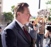 The judge again rejects Manafort's request