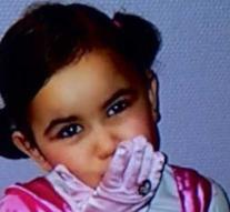 This girl is without parents in a camp of Al-Qaeda
