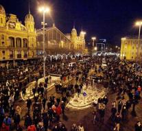 Thousands of Hungarians argue against Orban