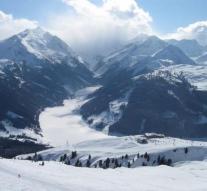 Three deaths in plane crash Alps