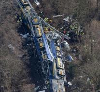 Train crash death toll rises Germany