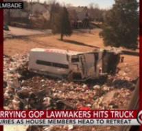 Train with congressmen crashes in US