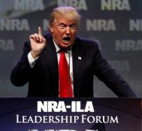 Trump gets support gun lobby