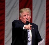Trump sets sail against 'corrupt media '