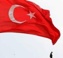 Turkey again orders arresting military personnel