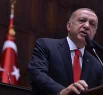 Turkey dismisses 18,000 civil servants