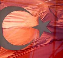 Turkey picks up seventy army officers