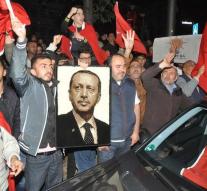Turkey puts judges in the street