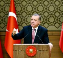 Turkey threatens asylum golf