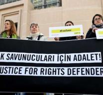 Turkish judge releases Amnesty chairman