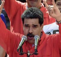 US: banks lock money away from Maduro