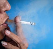 US wants non-addictive cigarettes