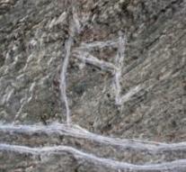 Vandals demolish petroglyph
