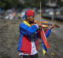 Venezuelan violinist injured