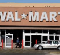 'Wal-Mart preys on Amazon competitor '