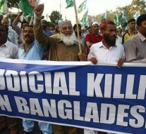 Weather bloody murder extremists Bangladesh