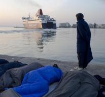 Weather group of migrants back to Turkey