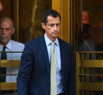 Weiner gets 21 months cell for sexting