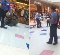 Women stabbed in shopping Japan