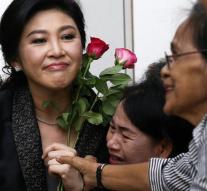 Yingluck in tears for Thai court