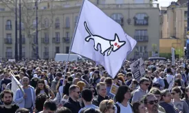 Grijze Pride Satirical March Draws Thousands in Budapest