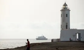 Luxury Cruise Ship MV Hondius Allowed to Dock After Hantavirus Outbreak