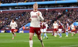 Manchester United Undecided on Rasmus Højlund's Future Ahead of Summer Transfer Window