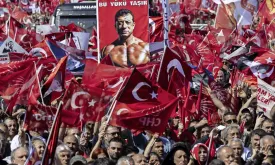 Mass Protest in Istanbul Against Mayor's Arrest