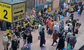 Pakistani Police Report 35 Hostages in Train Hijacking