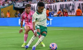 Palmeiras Coach Defends Anxious Estêvão Ahead of Chelsea Move