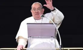 Pope's Condition Complicated, Extending Hospital Stay