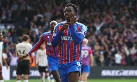 Premier League Sets New Record with Eight Injury-Time Goals in Historic Matches