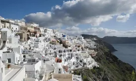 Santorini Residents Concerned as Seismic Activity Continues